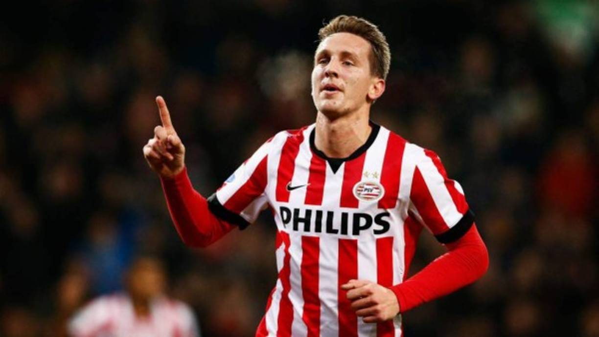 Desde Holanda confirman los rumores que sitúan al delantero holandés Luuk de Jong como nuevo fichaje del Sevilla para la próxima temporada.