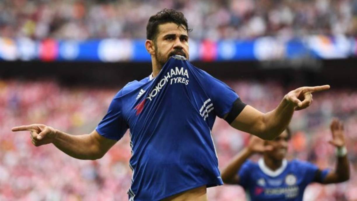 Ricardo Cardoso, abogado y representante legal de Diego Costa, anunció este jueves a la Agencia EFE que va a 'solicitar formalmente el 'transfer request'' al Chelsea para ser traspasado al Atlético de Madrid, remarcó que el atacante 'no admite jugar en otro club' que el rojiblanco y apuntó que el comportamiento 'injusto' de Antonio Conte hace 'imposible' su regreso a la entidad inglesa.