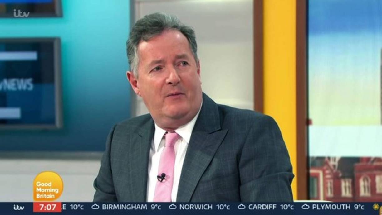 El comunicador se vio obligado a dimitir esta semana luego de que Meghan Markle le escribiera al jefe de la cadena de televisión ITV para quejarse de que éste cuestionara sus palabras, principalmente cuando la Duquesa sugirió que Archie había sido discriminado por no haber sido nombrado Príncipe por su posible color de piel durante la entrevista que tuvo con Oprah Winfrey.