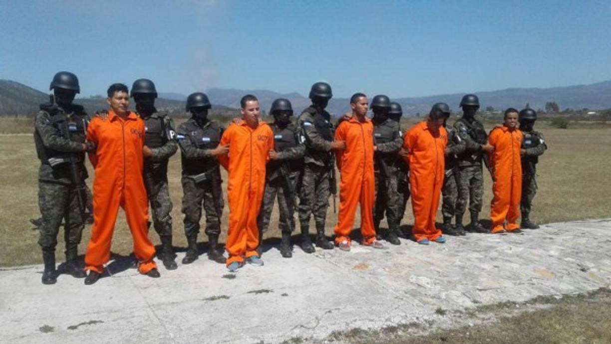 Los reos involucrados en crímenes de alto impacto fueron enviados a la cárcel de máxima seguridad de El Pozo en Ilama, Santa Bárbara.