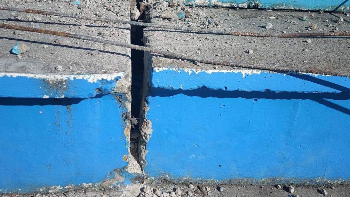 Entre los portones 9 y 11 están ubicadas las columnas afectadas del estadio Nacional Chelato Uclés. Los trabajos ya están en marcha y el tiempo aproximado que durará la reconstrucción es de nueve meses.