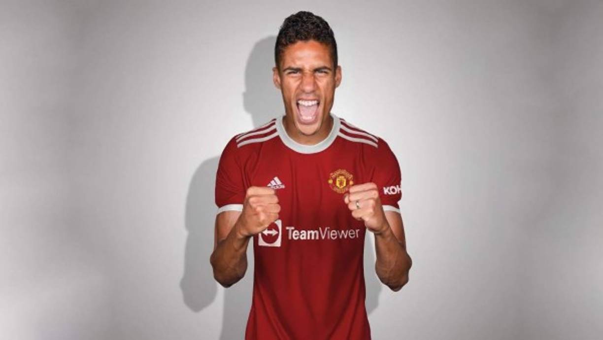La llegada de Raphael Varane al Manchester United se ha encajado. El defensa francés se ha despedido del Real Madrid pero todavía no ha podido ni siquiera entrenar con su nuevo equipo, porque su contrato todavía está sin firmar, tal y como ha confirmado el entrenador de los red devils, Ole Gunnar Solsjkaer. “No ha entrenado con nosotros. Todos los puntos están sobre las íes, pero las cosas llevan tiempo y lamentablemente con el aislamiento y la demora no está cien por cien hecho todavía“, ha dicho el noruego.