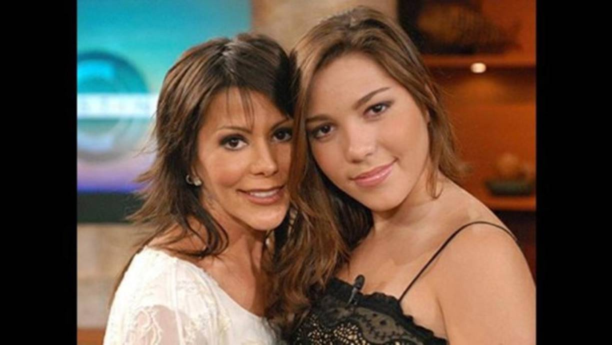 También en 2015 siguió la tradición familiar y posó para la revista Playboy, tal y como lo hiciera en el pasado Alejandra Guzmán y Stephanie Salas, sus fotos sensuales levantaron polémica porque ella no pertenecía al medio del espectáculo para que hiciera algo así.