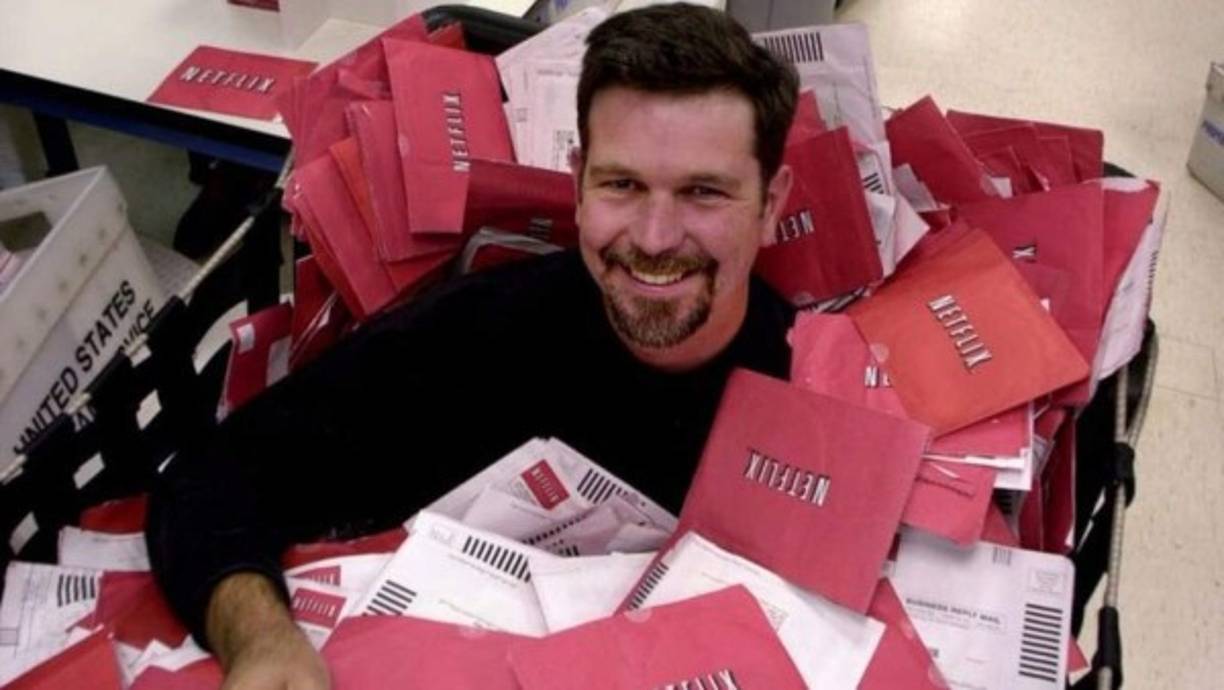 Los dueños de Netflix plantearon en el año 2000 una alianza empresarial con Blockbuster, pero la compañía reina de los videoclubs prácticamente se rio en su cara. <br/><br/>'En ese momento, pensaron que éramos un negocio de nicho muy limitado', recordaba en 2008 el que era el responsable financiero de Netflix, Barry McCarthy, a la Universidad de Standford.