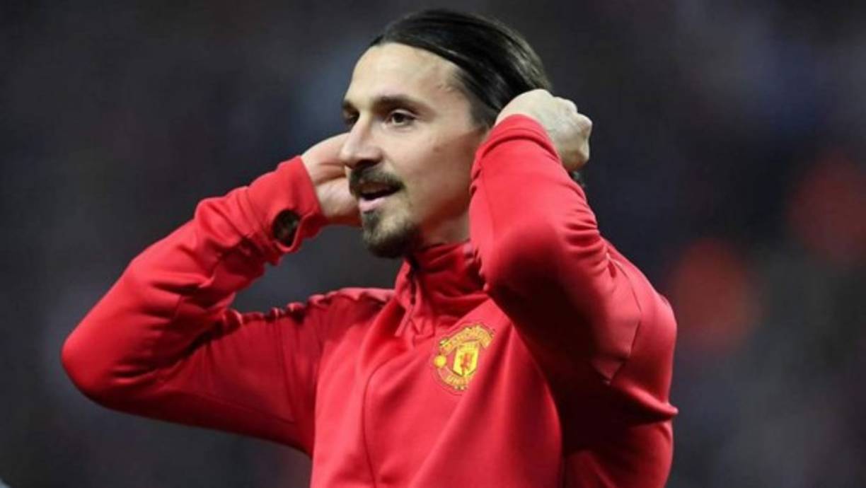 El Manchester United está buscando un nuevo acuerdo con Zlatan, según Sky Italia. Mourinho habló tras la disputa de la Supercopa de Europa sobre el tema y dijo que ' ¿Por qué no esperar a un jugador tan buen, que nos dio tanto? Algo muy raro tendría que pasar para que el sueco no volviera a jugar en Old Trafford.