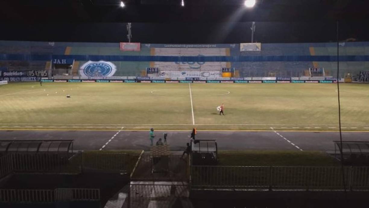 En el estadio Nacional de Tegucigalpa, un doblete de Rubilio Castillo le dio la victoria 2-0 al Motagua contra Marathón por el partido de ida de las semifinales.