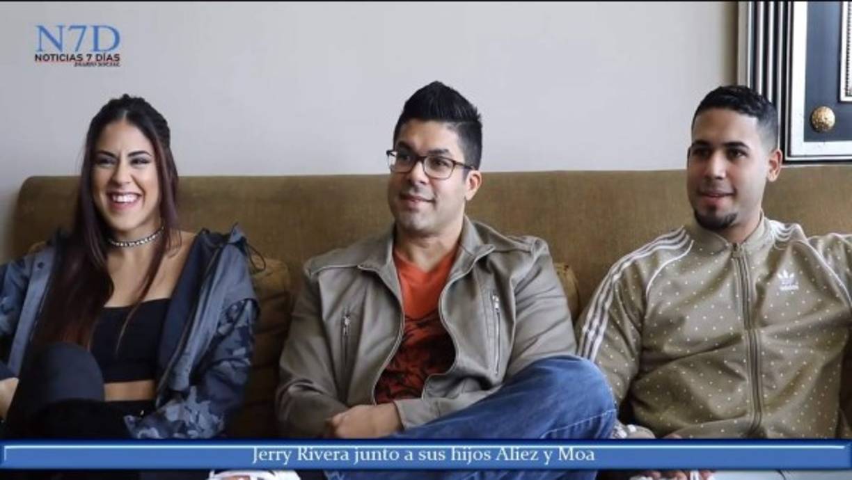 Jerry Rivera<br/><br/>El salsero con 'cara de niño' sí sabe como mantener su vida privada separada de su profesión, el cantante lleva con Seyla Rivera casi tres décadas, con quien se casó a los 17 años.<br/>La pareja tienen tres hijos (Celina, Lizzie y Gerardo).<br/><br/>