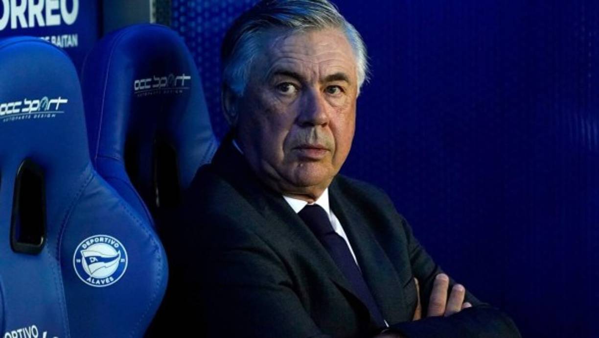 El entrenador del Real Madrid, Carlo Ancelotti, habló en conferencia antes del encuentro ante el Levante y repasó todos los temas, incluida la posible llegada de Kylian Mbappé al conjunto blanco. “No me importa lo que pasará en los próximos días porque mi plantilla es muy fuerte. Están focailzados en su trabajo. No se habla del mercado, sólo de los partidos, en prepararlos bien”, expresó el italiano.