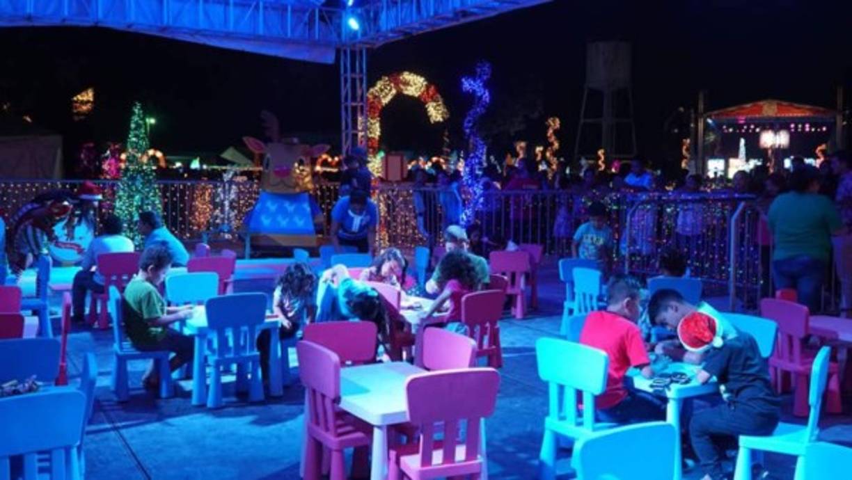 "La Villa de los Deseos continúa abierta hasta el 6 de enero."