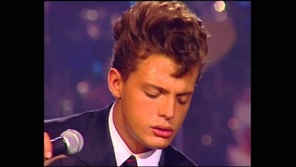 Los portales especializados en farándula afirman que el 'Sol de México' ha abusado del botox desfigurando su rostro.