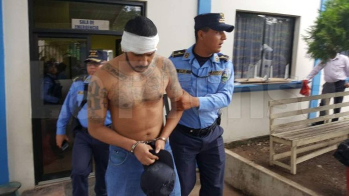 La Dirección Policial de Investigaciones (DPI) ingresó este jueves a la cárcel de máxima seguridad de Ilama, Santa Bárbara, mejor conocida como 'El Pozo', después de que ocurriera un amotinamiento que dejó tres privados de libertad heridos.<br/>