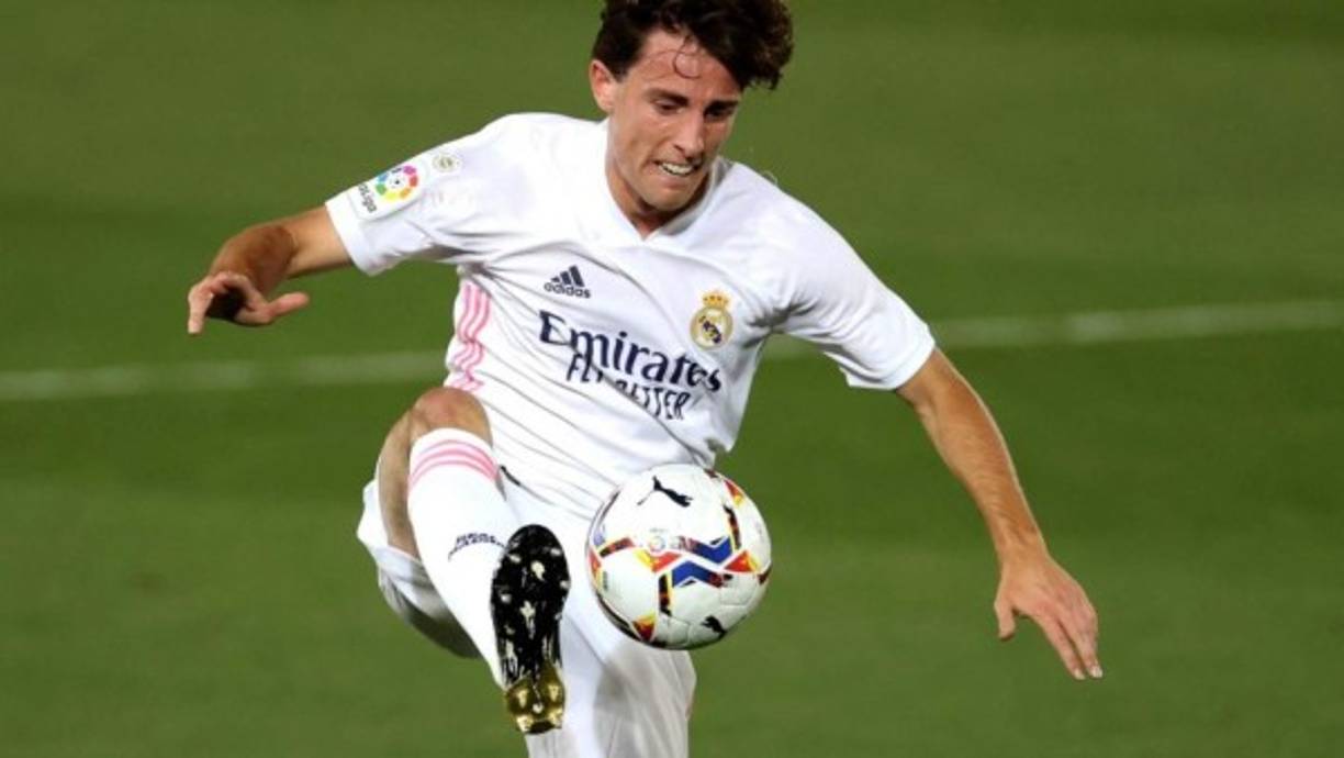 Álvaro Odriozola: El lateral derecho ha decepcionado cuando ha tenido minutos y es otro que aparece en la lista de salidas del Real Madrid.