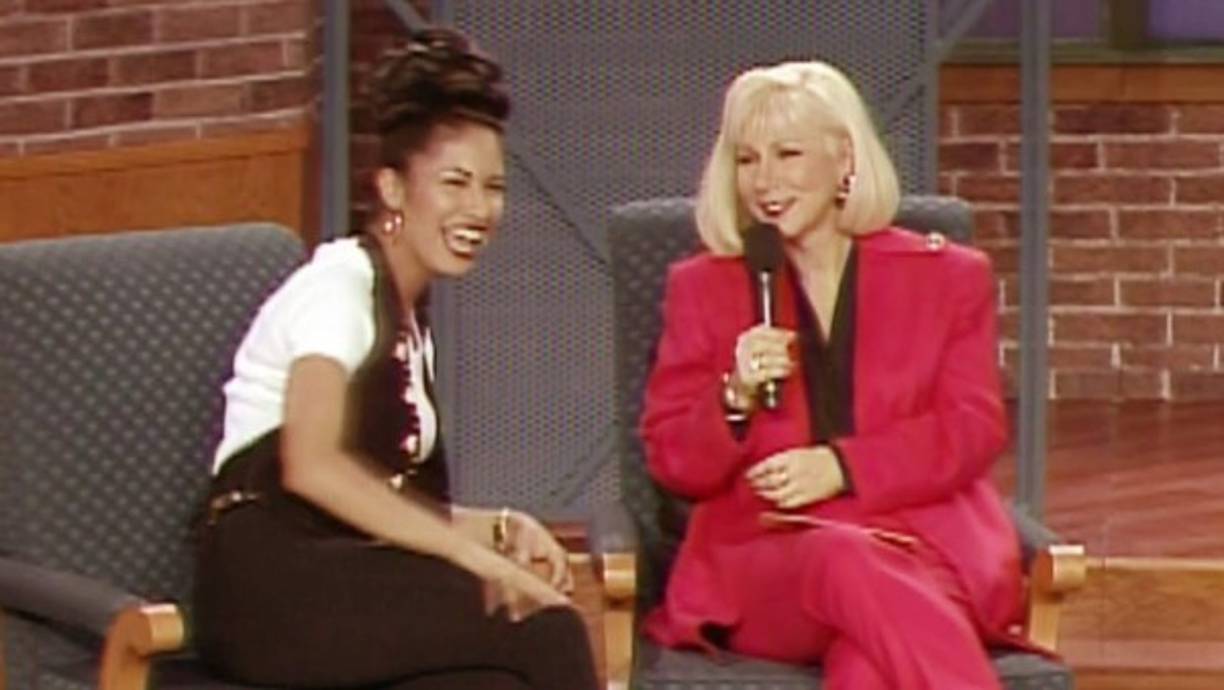 La periodista entrevistó a los grandes artistas hispanos del momento como Selena Quintanilla, Emilio y Gloria Estefan, Celia Cruz y Jennifer López, entre otros muchos otros, lo que le dio fama internacional.<br/>