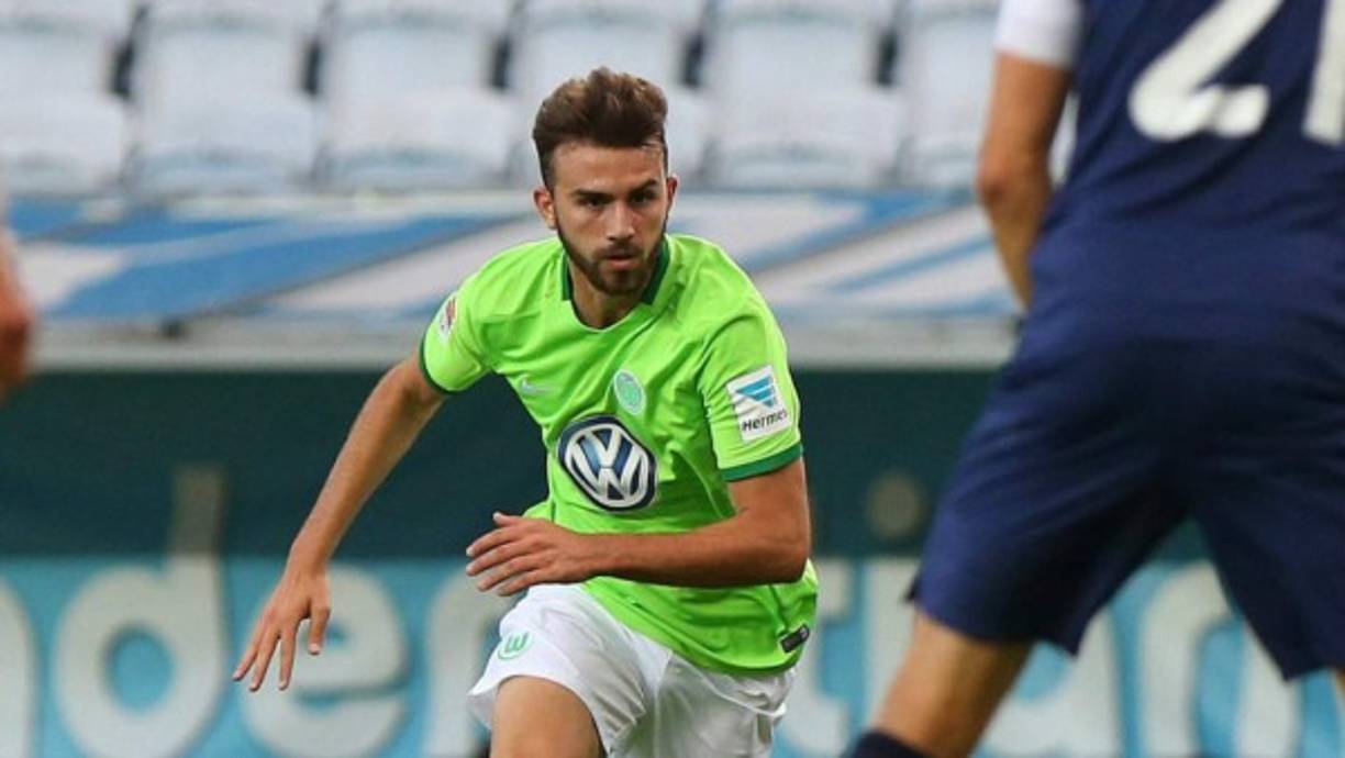 Borja Mayoral concedió una entrevista a Marca. El joven delantero español, que actualmente juega en el Wolfsburgo, aseguró que en el Real Madrid le siguen muy de cerca.