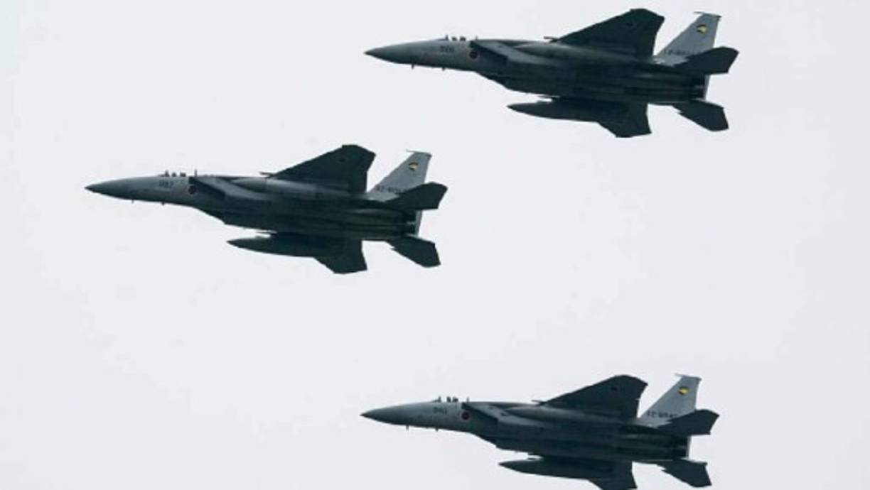 Luego de que el Pentágono difundiera videos en los que aparecen varios objetos voladores no identificados, Japón preparó un plan de contingencia para luchar en una eventual guerra contra los ovnis.