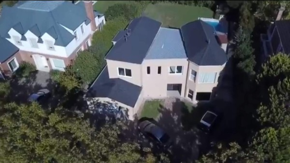 Nordelta es un emprendimiento inmobiliario en Argentina. Dicha zona es conocida por sus countries y barrios privados sumamente exclusivos, habitados principal y mayoritariamente por familias de clase alta.