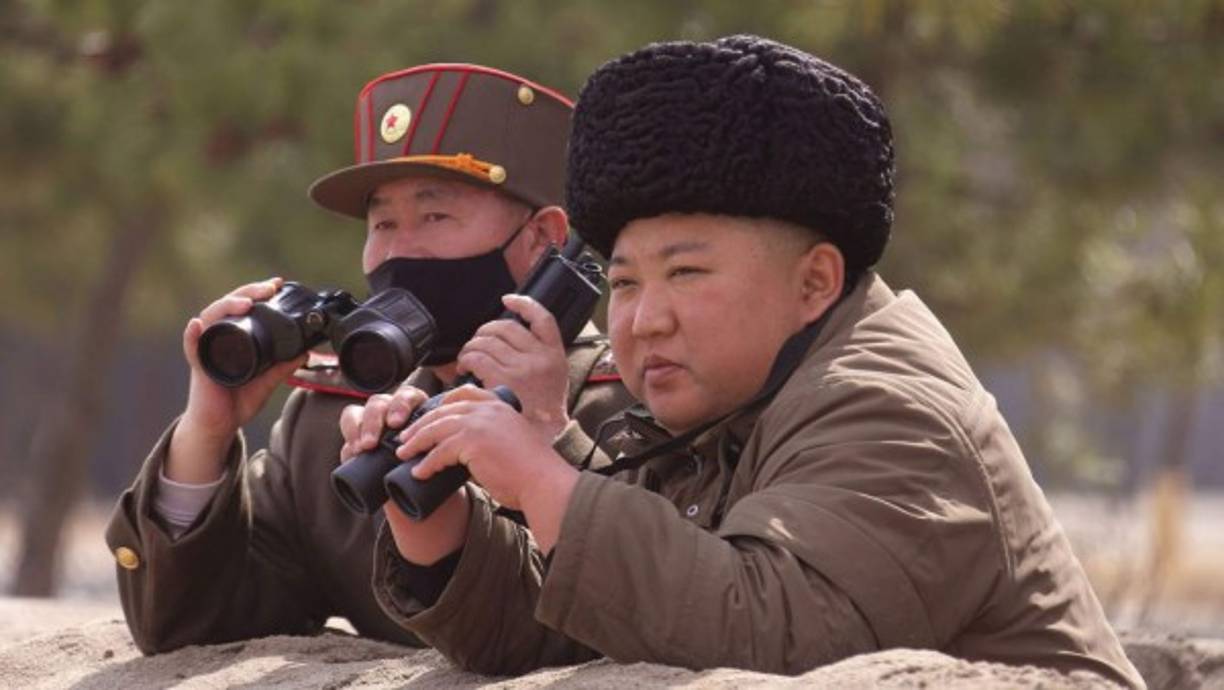 La cadena CNN informó hace unos días que Kim se estaba convaleciente después de someterse a un procedimiento cardiovascular a principios de este mes.