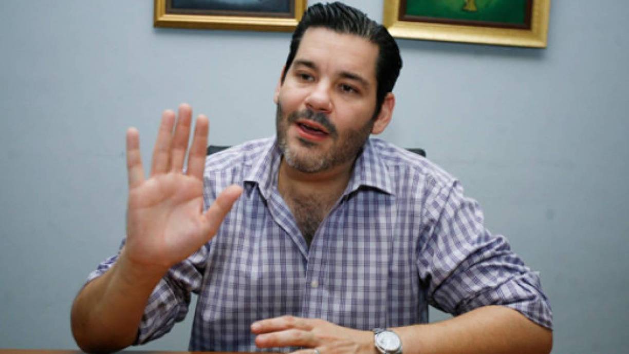 El secretario de la Liga, Roque Pascua, fue el encargado de dar explicar los temas que se trataron en dicha reunión de los máximos dirigentes del balompié catracho.