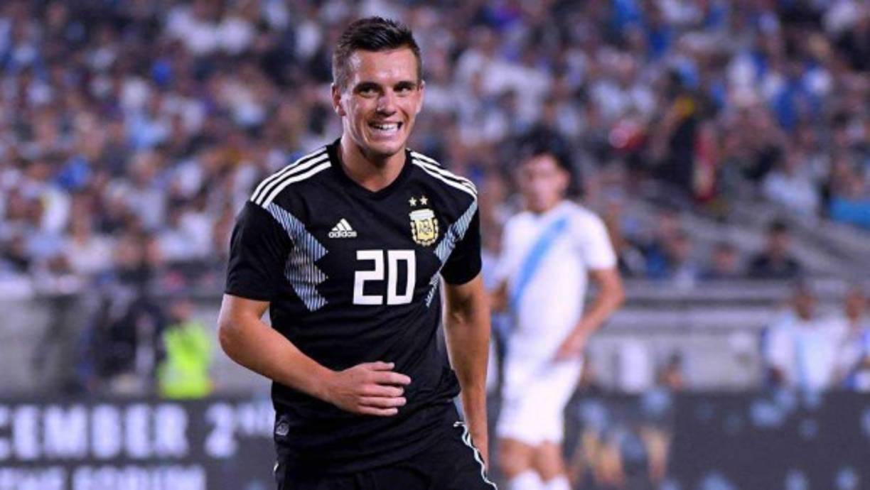 Giovani Lo Celso: Será uno de los mediocampistas en el 11 titular de Argentina. Destaca en el Real Betis de España y cuenta con 23 años de edad.