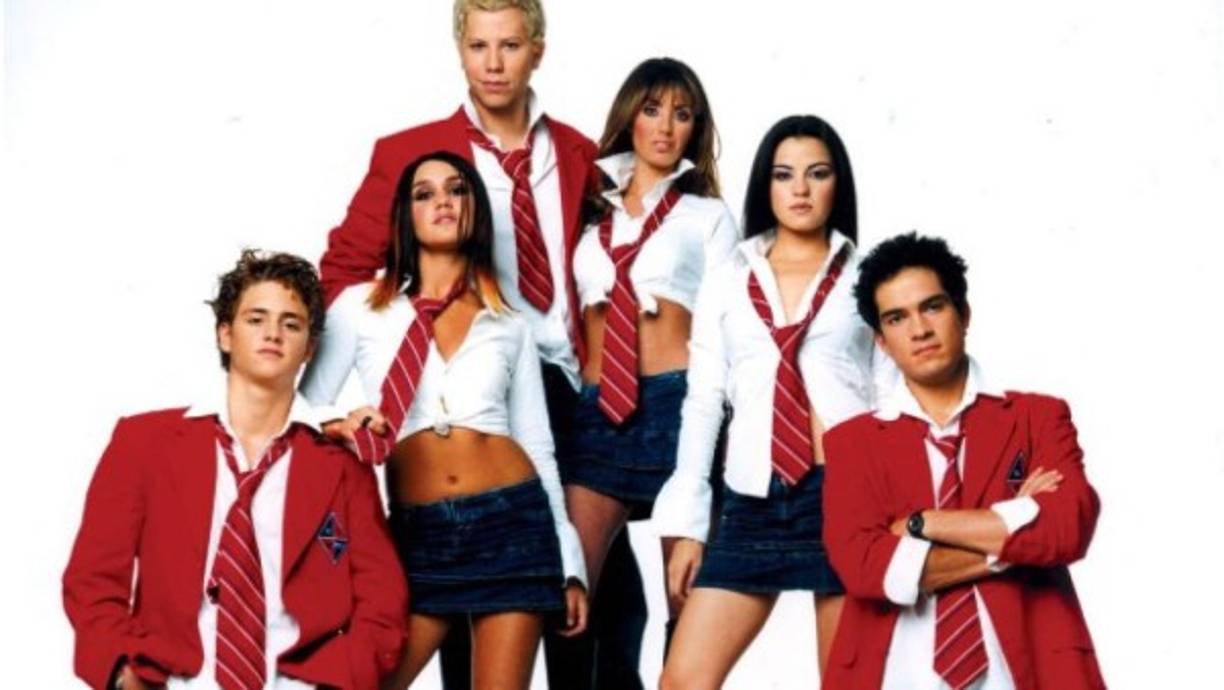 Rebelde: Una polémica generada en Internet por las declaraciones de una fan del grupo aseguró que el demonio era citado al tocar las canciones de RBD al revés. En la canción 'Rebelde' se oye la frase 'ven y abrázame, demonio' y en el tema 'Sálvame' supuestamente puede escucharse 'el malo me lleva'.