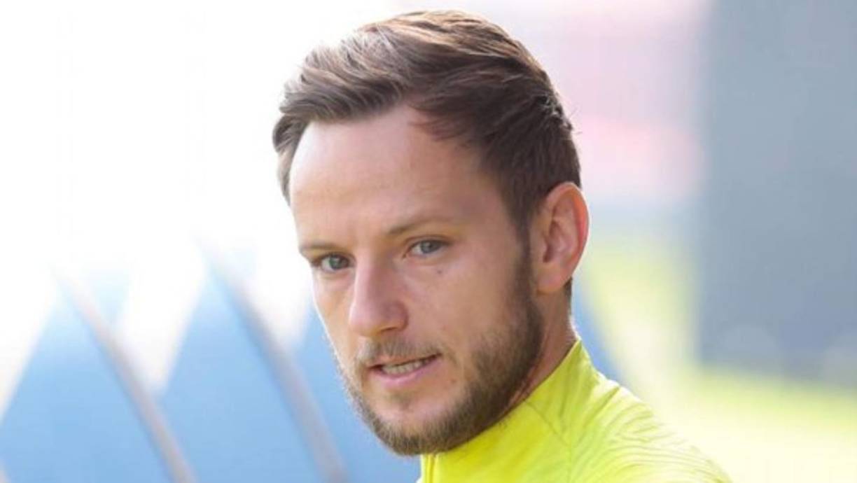Ivan Rakitic: La prensa española informa que el centrocampista croata saldrá del FC Barcelona de cara a la próxima campaña.