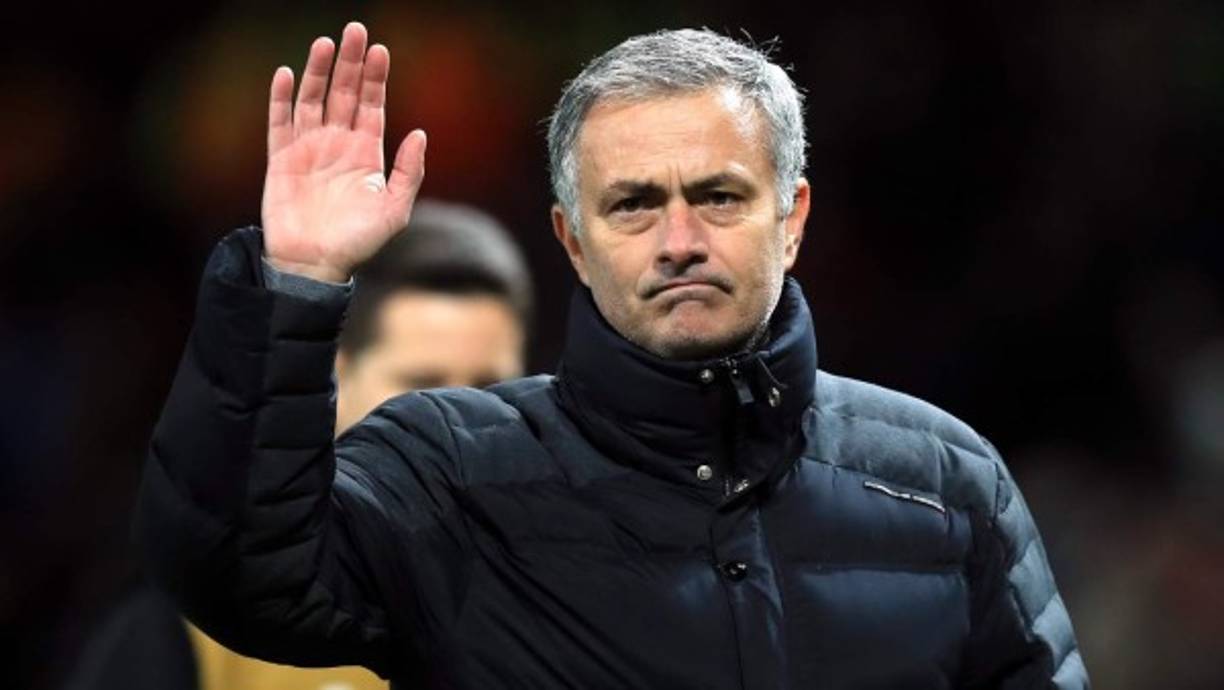 El entrenador portugués José Mourinho habló para 'Sky Sports' Italia sobre su retorno al Inter de Milán, donde ejerció desde 2008 a 2010, consiguiendo el 'triplete' en su última temporada. Mou declaró que 'ahora no, pero puede que algún día', en referencia a su vuelta a Italia. Todavía le restan dos temporadas de contrato con el Manchester United.