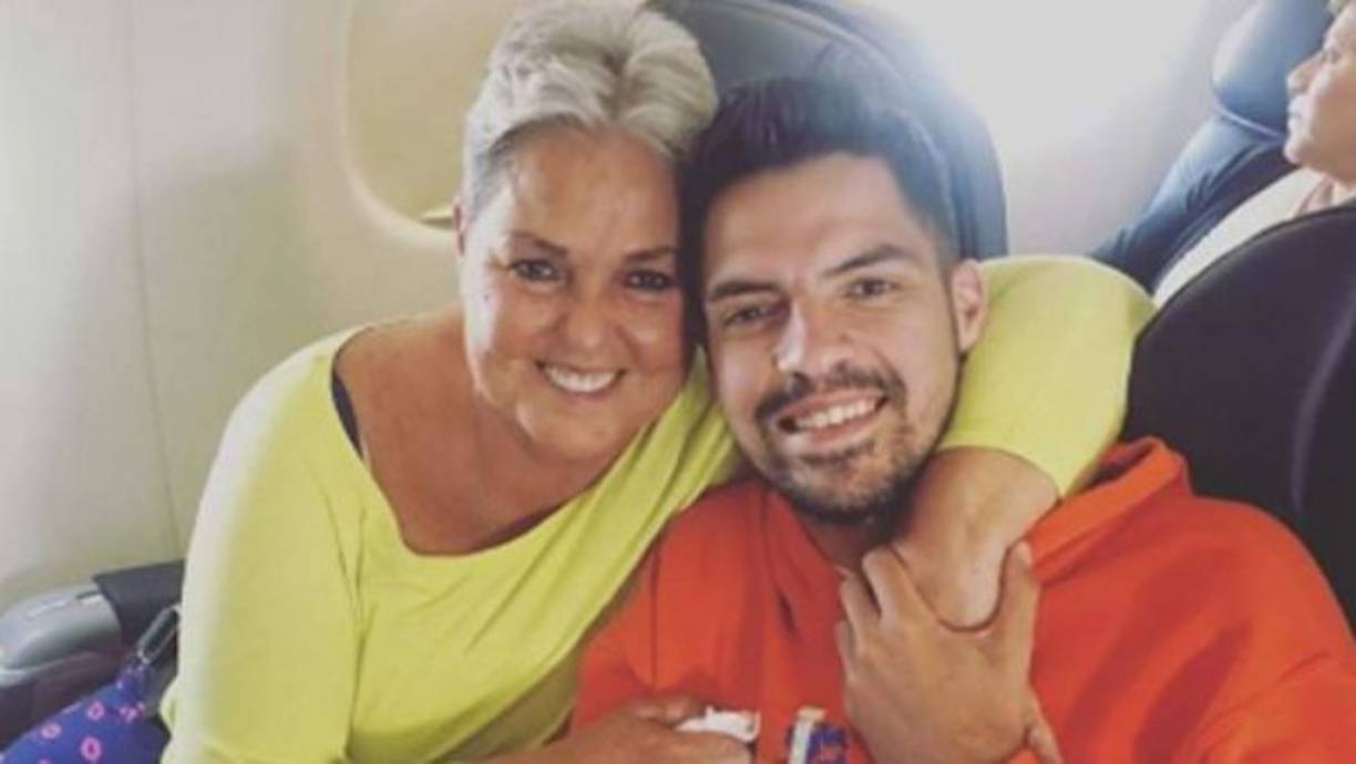 Por otro lado, hizo hincapié que su familia lo está apoyando y al respecto su madre la cantante Lupita D'Alessio expresó su amor y apoyo en la publicación.