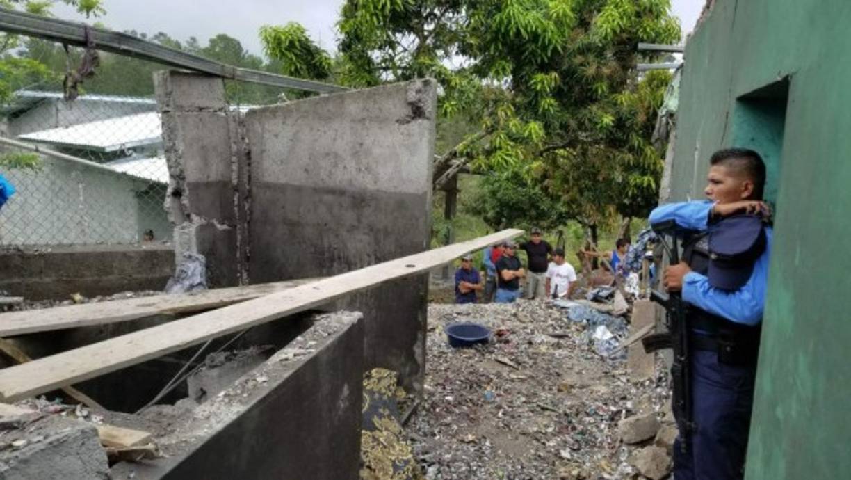 La estructura de la vivienda cedió ante el poder de la explosión de pólvora.