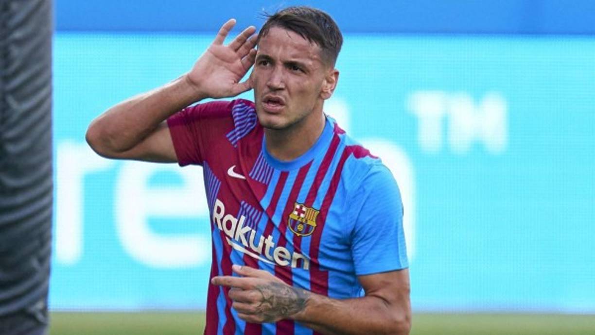 La buena pretemporada que está realizando el delantero albanés Rey Manaj, de 24 años, con el primer equipo del Barça, ha despertado el interés del Maccabi de Tel Aviv. El cuadro israelí habría contactado con el club culé, presentando una oferta de 1,5 milllones de euros. La propuesta estaría siendo analizada por la directiva de Joan Laporta que dará una respuesta en los próximos días.
