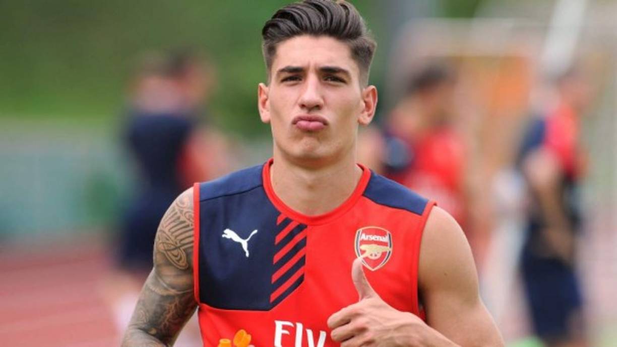 Según el diario británico Metro, el técnico catalán Pep Guardiola habría pedido la incorporación de lateral español, Héctor Bellerín, quien actualmente se encuentra bajo las órdenes de Arsène Wenger. Desde el Arsenal no darían facilidades para que este fichaje se llevase a cabo.