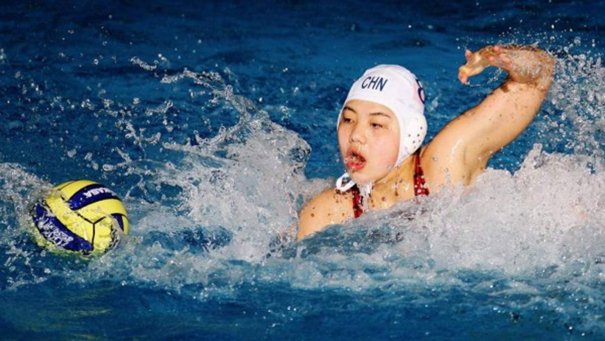 Ao Gao - Waterpolista china que con ese nombre aún se atreve a lanzarse a la piscina.