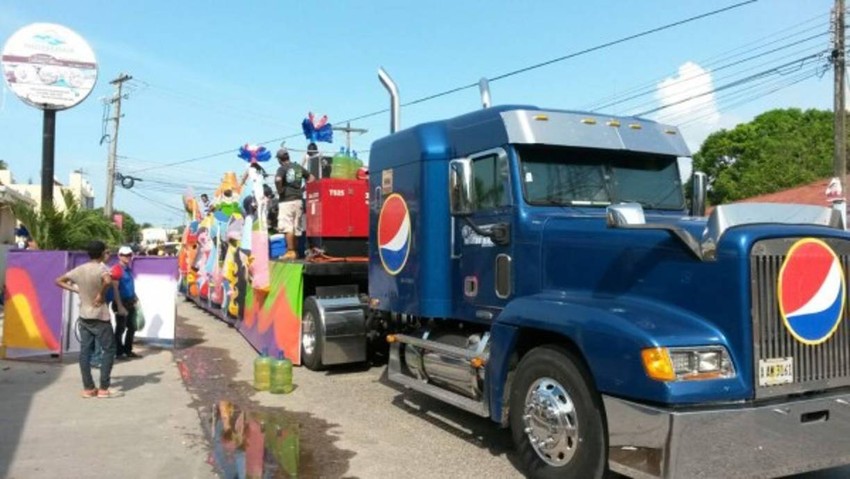 A young musician plays during the street carnival parade of the 'Bloco das Carmelitas' at the Santa Teresa neighborhood in Rio de Janeiro, Brazil, on February 9, 2018. <br/>Although much less known abroad than the colorful, organized parades at the Sambodromo, the 'blocos' are an equally important part of the carnival that turns Rio into the world's biggest party before the start of the Catholic period of Lent. / AFP PHOTO / MAURO PIMENTEL