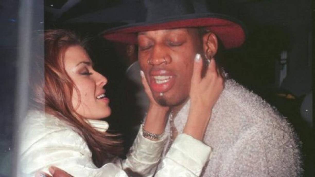 Le dije ahí llegaré en cinco horas, les dije en la mesa que me esperaran. Fui al aeropuerto, hice lo mío, me regresé y seguí jugando. Fue una historia real”, reveló Dennis Rodman.