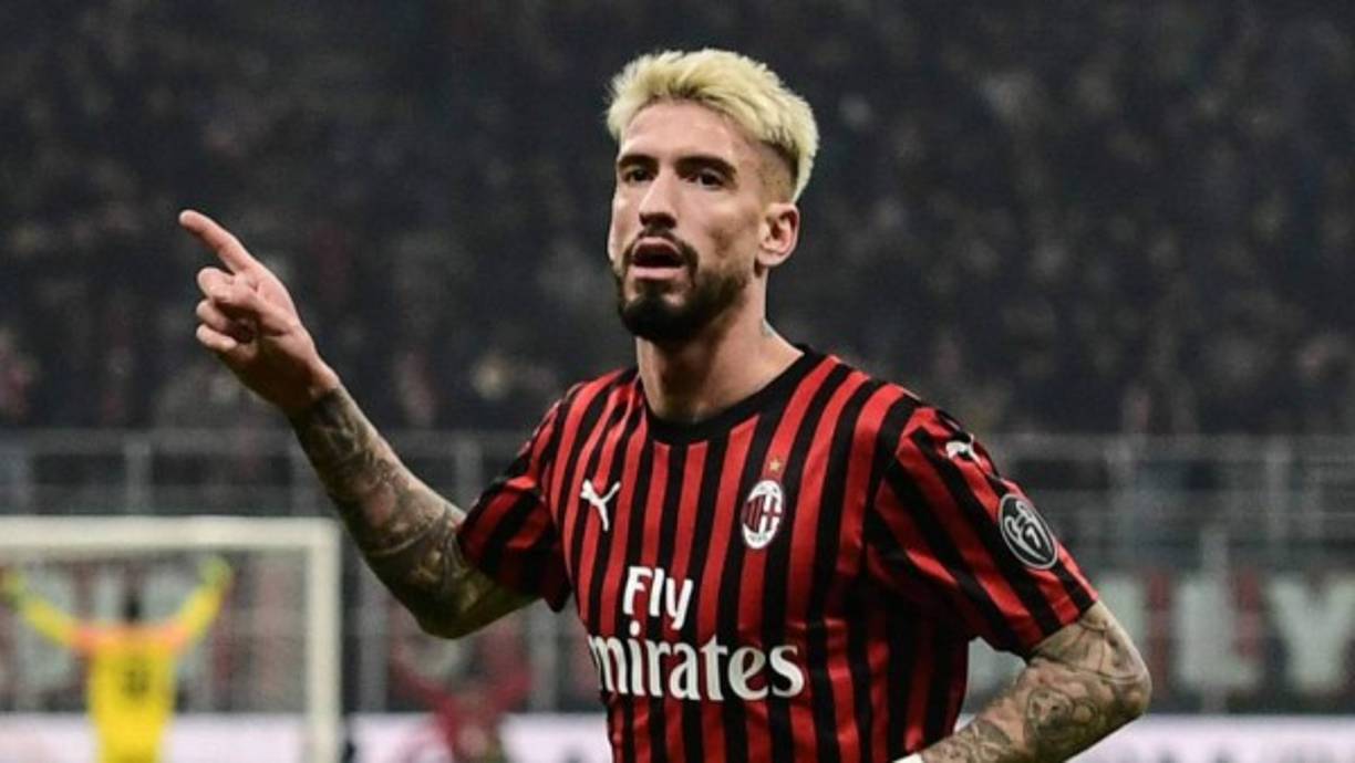 Real Sociedad y Getafe están interesados en fichar al volante español Samu Castillejo del AC Milan. Foto AFP.