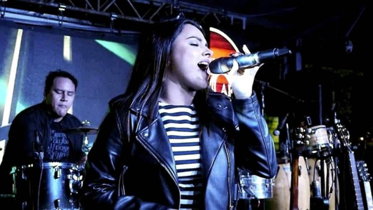 Gabriela Caballero<br/><br/>La joven promesa de la música mostrará su talento en el Club Hondureño Árabe a partir de las 7:00 pm de hoy. La joven estará junto a Sonny Morán y otros músicos que las consentirán con su música favorita. Reserve en el 9476-7100.<br/><br/>El sábado 25 de enero, Caballero se presentará junto con su banda Hysteria en el hotel Real Intercontinental a partir de las 9:00 pm.