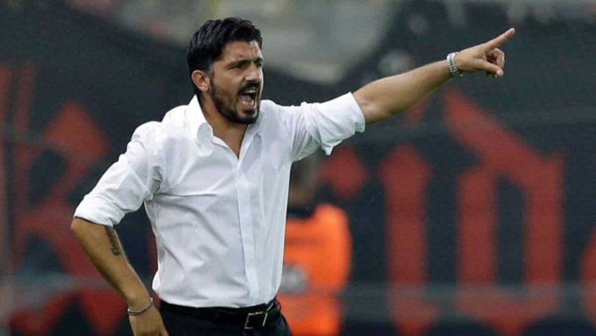 Gennaro Gattuso podría ser el nuevo entrenador del Milan Primavera, según los medios italianos. Los primeros contactos entre el técnico y el club ya se han producido. De confirmarse finalmente su fichaje, reemplazaría en el cargo a otro exjugador rossoneri como Stefano Nava.