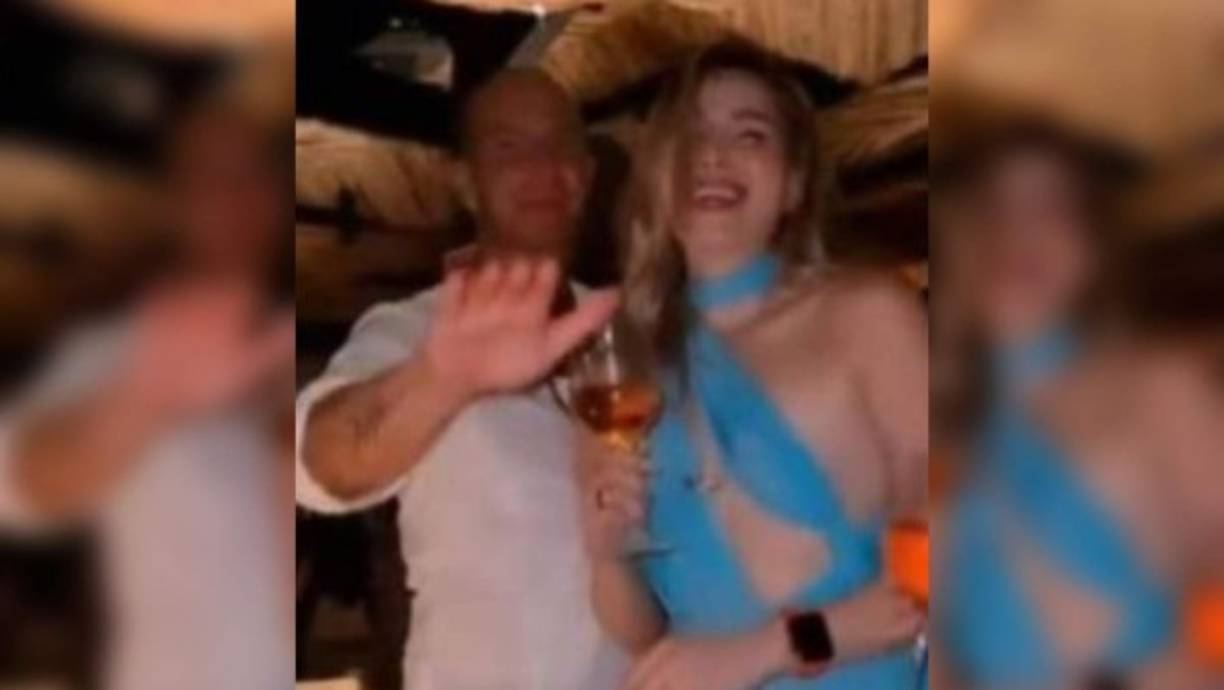 Las fotografías de Erik Rubín bailando con otra mujer se hicieron virales en redes sociales.