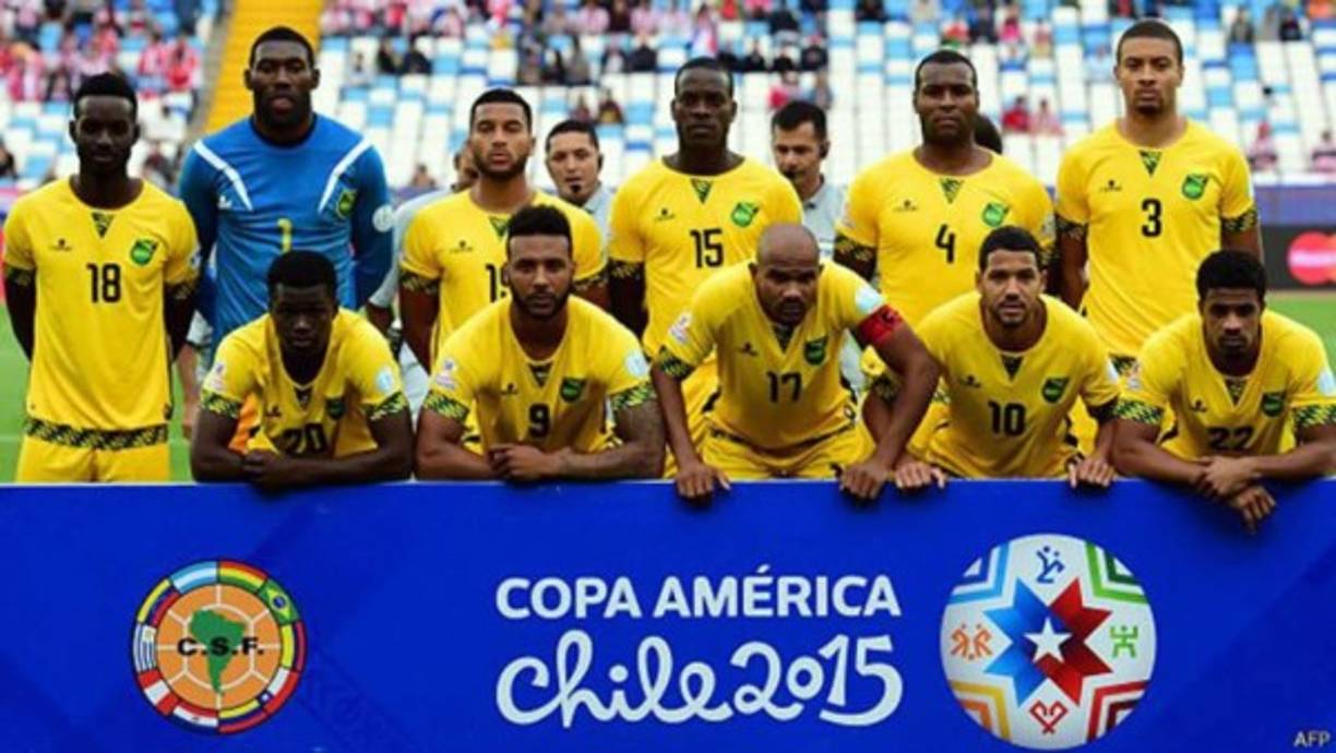 13. La selección de Jamaica tiene un precio de 19.6 millones de dólares. Su jugador más caro es Michael Hector con un precio de 3.4 millones de dólares.