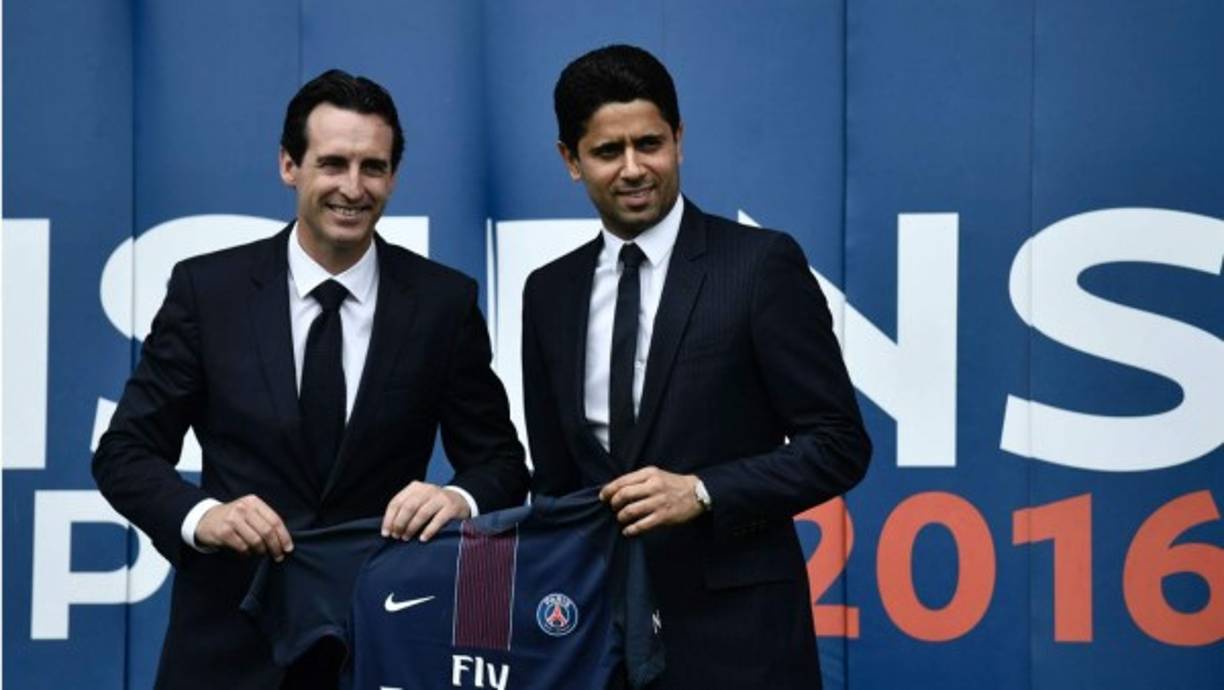 Unai Emery cerrará el próximo sábado su primera temporada como entrenador del PSG. Pese a que puede conquistar la Copa francesa, las sombras se imponen a las luces tras su primer año en París. Días atrás, el técnico español se reunió con Al Khelaifi, presidente del PSG, que le confirmó en el cargo para la próxima temporada, pero Emery sabe que no va a cumplir las expectativas en su primera campaña y que su puesto no está garantizado.