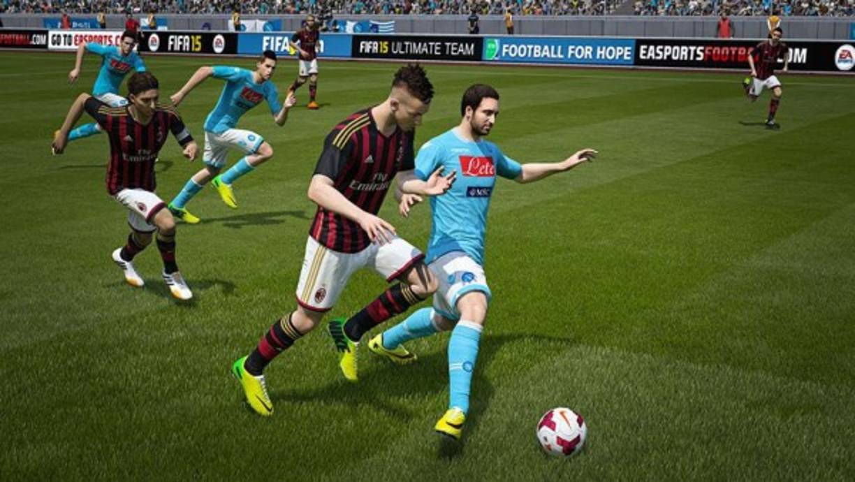 FIFA 2015 puso especial énfasis en adaptarse a las capacidades de las nuevas consolas, con movimientos más realistas y donde la apariencia de los jugadores era más parecida a sus contrapartes de la vida real.