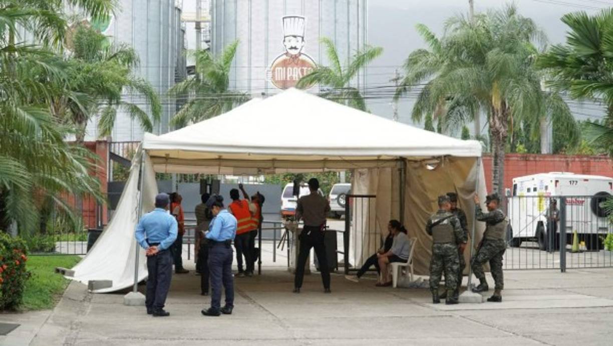 En la Expo Juniana cuentan con el apoyo de la policia nacional, militar, amigos de la municipalidad, así como también de la seguridad privada.