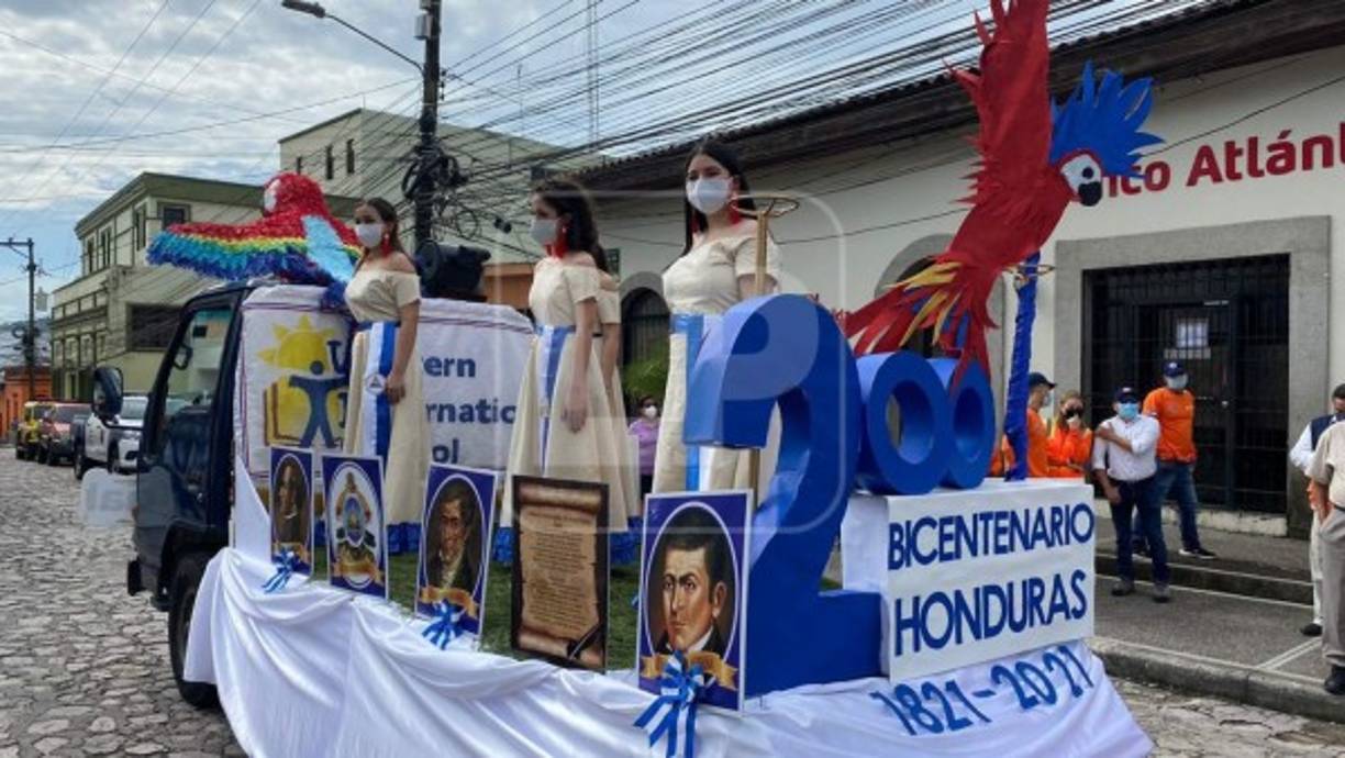 Solo una escuela privada desfiló junto a las instituciones de gobierno en las Ruinas de Copán. <br/>
