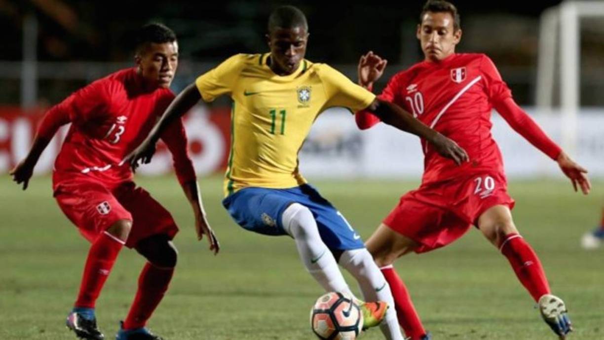 Foto LaPresse - Spada<br/>12 settembre 2015 Torino ( Italia)<br/>Sport Calcio<br/>Juventus - Chievo <br/>Campionato di Calcio Serie A TIM 2015 2016 - ' Juventus Stadium '<br/>Nella foto: alex sandro <br/><br/>Photo LaPresse - Spada<br/>12 September 2015 Turin ( Italy)<br/>Sport Soccer<br/>Juventus - Chievo <br/>Italian Football Championship League A TIM 2015 2016 - ' Juventus Stadium '<br/>In the pic: alex sandro