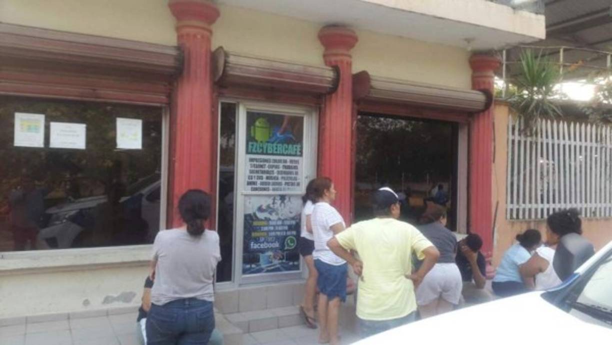 Kevin Arnulfo Reyes Guevara, de 22 años, fue asesinado a balazos en la colonia Felipe Zelaya mientras administraba un cibercafé, propiedad de su padre.