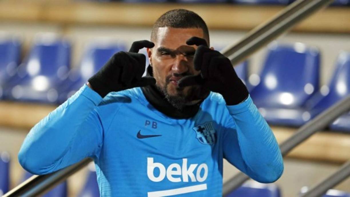 Kevin Prince Boateng:Increíblemente fue fichado por Barcelona procedente del Sassuolo de Italia, pero al final en el club catalán no seguirán contando con sus servicios para la próxima campaña por su bajo nivel.