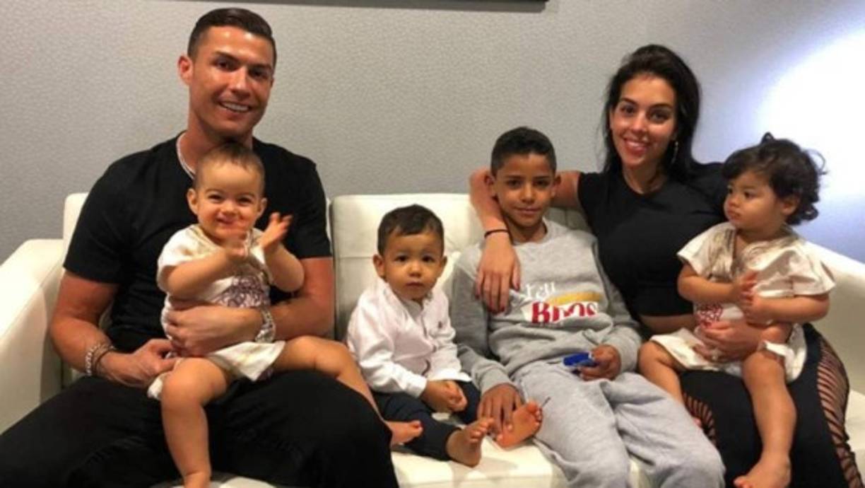 Desde ese momento Georgina se ha convertido en un apoyo incondicional para Cristiano Ronaldo, tanto dentro como fuera del hogar que han construído.