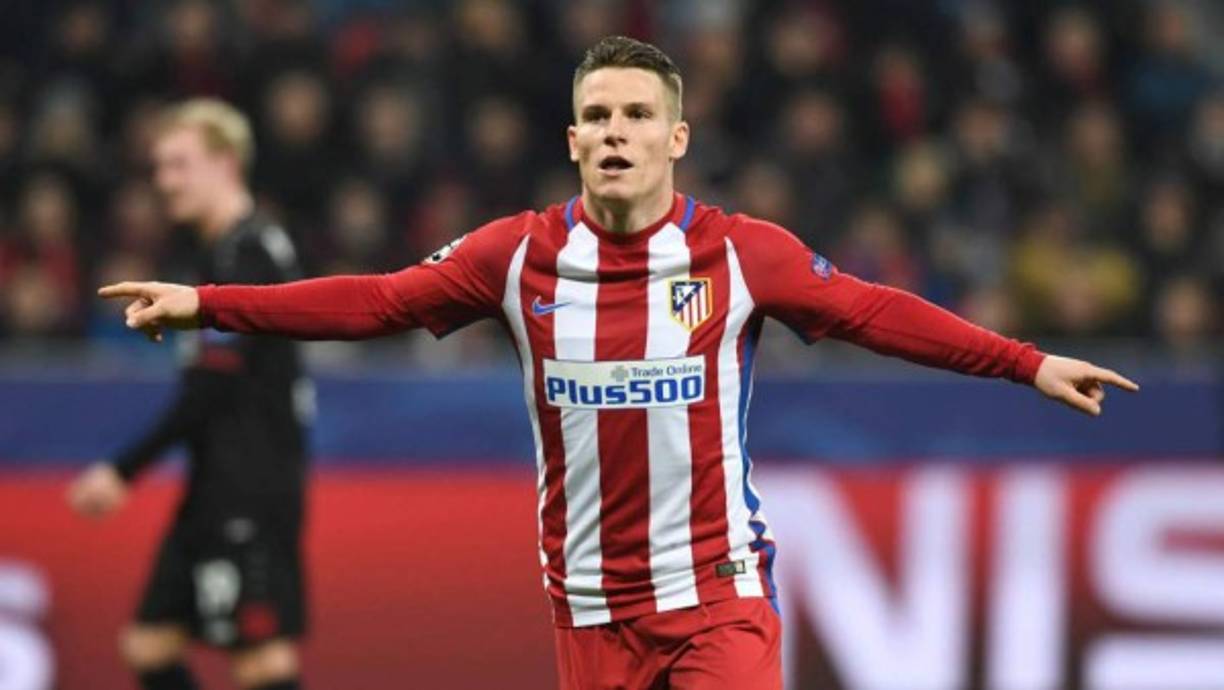 Kevin Gameiro: El atacante francés ha confesado que el pasado verano rechazó al Barcelona porque sabía que estaban Messi, Suárez y Neymar, y no quería ser suplente.
