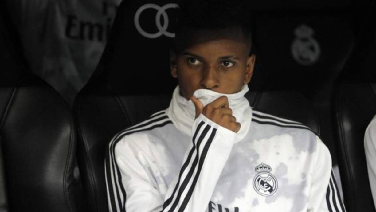 Rodrygo Goes estuvo también en el banco de suplentes, pero no vio acción y horas después entró en la lista de convocados para el partido del Real Madrid Castilla contra el Langreo.