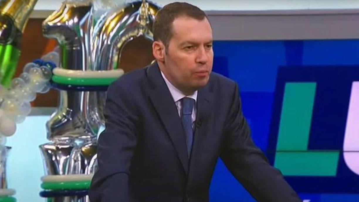 Sin dar más detalles de lo que habría sucedido con su compañero, se menciona que André Marín tiene nuevamente problemas de salud.