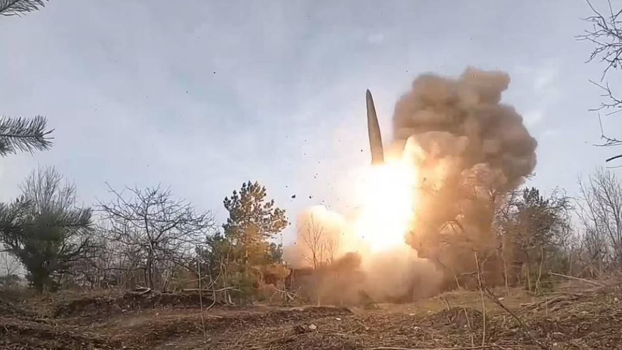 Los UR-100 (OTAN: SS-19 “Stiletto”) pertenecen a un sistema de misiles balísticos que también pueden estar equipados con ojivas de vehículos de reentrada independientes múltiples (MIRV) con sistemas de guía y orientación separados.